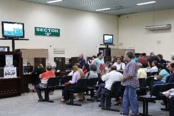 Dirección de Jubilaciones atendió a más de 28.000 personas al cierre de abril - .::Agencia IP::.