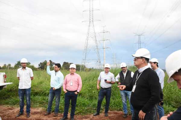 Línea de 500 kV- Yguazú: construcción de segunda terna se encuentra en su etapa final - .::Agencia IP::.