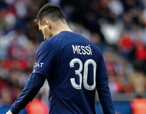 Versus / Messi pide perdón por su viaje a Arabia y espera la decisión del PSG