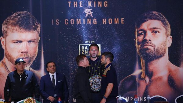 Canelo Álvarez expone sus títulos ante Ryder