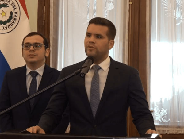 Mario Abdo anuncia proyecto para reglamentar la senaduría vitalicia · Radio Monumental 1080 AM