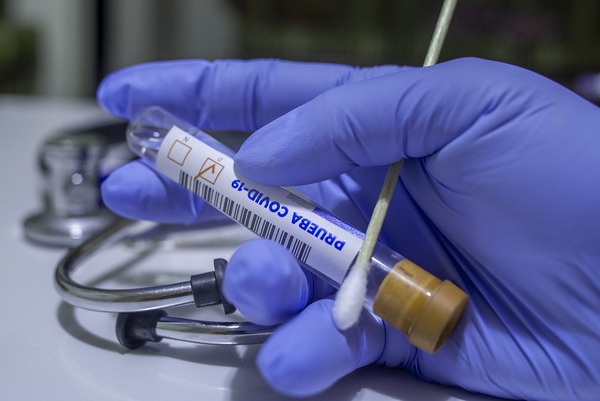 Coronavirus: la OMS levantó la emergencia sanitaria pero llamó a «no bajar la guardia»