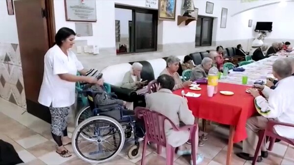 Hogar de Ancianos Santa María celebra el Día del Abuelo con emotiva misa y agasajo