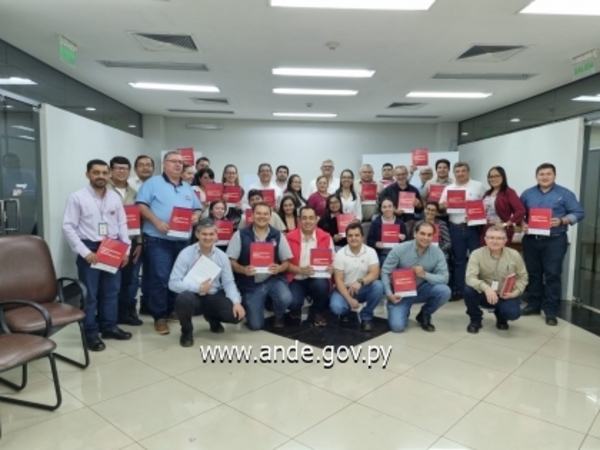 Capacitación a jefes de la Agencia Regional Alto Paraná