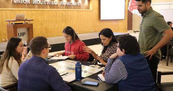 La Nación / En su sede, la UIP dictó un taller para mejorar la capacidad de innovación