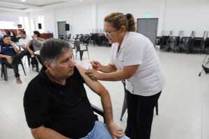 Cerca de 520.000 personas ya vacunaron contra la influenza y COVID mediante la campaña que sigue vigente