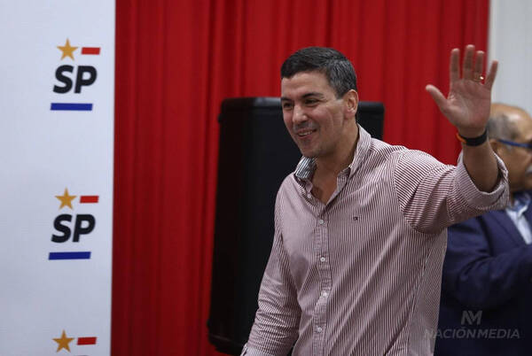 Reconocido medio económico internacional destaca triunfo de Santiago Peña