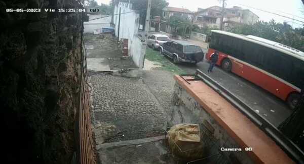 Denuncian hurto de camioneta en Sajonia - C9N
