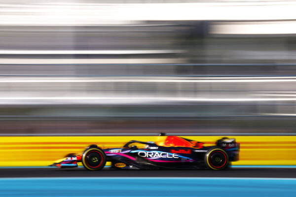 Versus / Max Verstappen lideró la segunda práctica libre del GP de Miami, Ferrari acecha