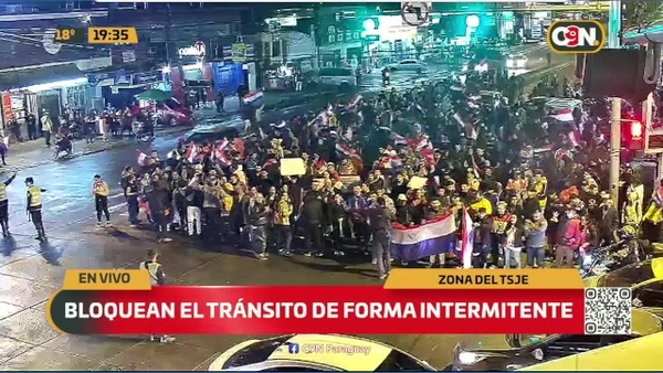 Manifestantes bloquean el tránsito en zona del TSJE - C9N