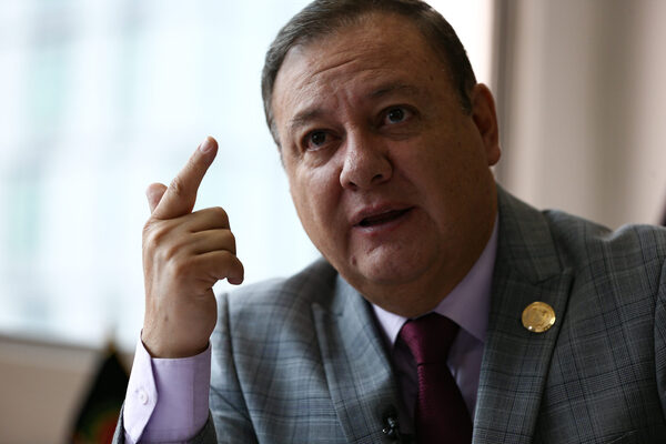 Ecuador destruye maquinaria de minería ilegal en una zona aurífera de la Amazonia - MarketData
