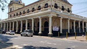 Objetos con historia en una original feria en Asunción