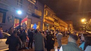 Liberales exigen la renuncia de Efraín Alegre