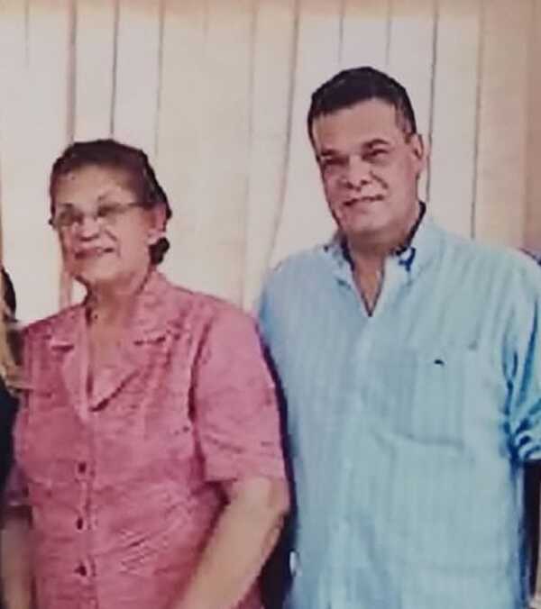 Homenaje póstumo de ña "Tota" a su hijo Robert Acevedo
