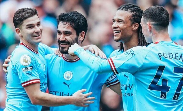 Versus / Manchester City vence al Leeds y afianza su liderato en la Premier League