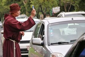 Diario HOY | Capuchinos ofrecen tradicional bendición de vehículos