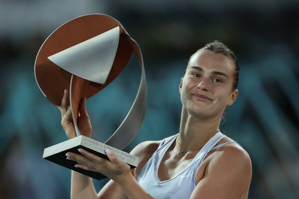 Versus / Sabalenka gana el torneo de Madrid tras superar a Swiatek en la final