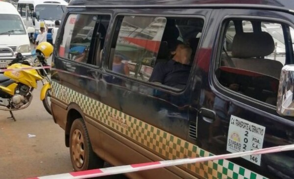 Brasileño muere en el asiento de un transporte alternativo