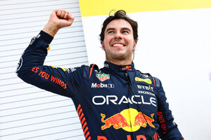 Versus / 'Checo' Pérez logra la 'pole' en Miami y amenaza el liderato de Verstappen