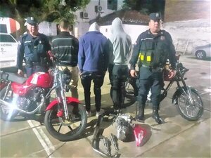 Detienen a tres jóvenes involucrados en hurto de motocicleta en Quiindy - Nacionales - ABC Color