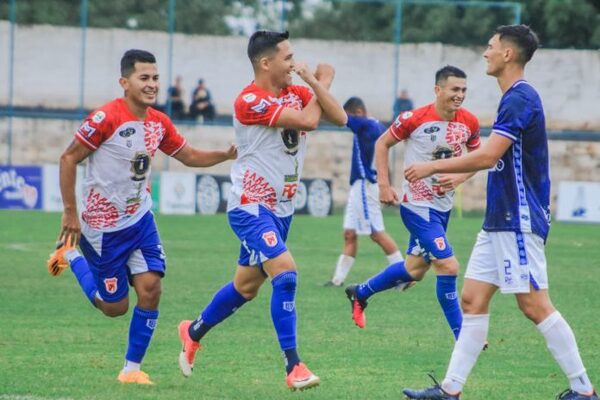 Independiente y Carapeguá hunden más a Atyrá y al «12»