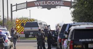 La Nación / Ataque armado en un centro comercial de Texas deja al menos nueve muertos