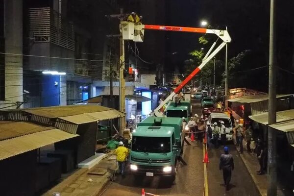 Ponen en funcionamiento líneas subterráneas en el microcentro de Ciudad del Este - ABC en el Este - ABC Color