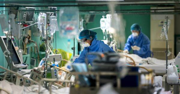 La Nación / Salud reportó 148 positivos y un fallecido por covid-19 al anunciarse el fin de la pandemia