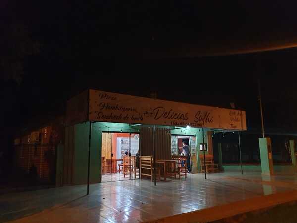 Delincuentes armados asaltan local comercial en Yatytay