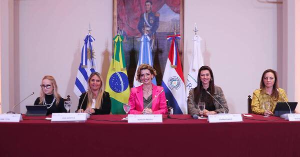 La Nación / Titular de Cámara de Maquiladoras representó al país en encuentro de mujeres líderes del Mercosur