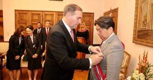 La Nación / Canciller nacional condecoró a ministro japonés en su visita a Paraguay