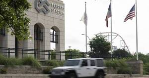 La Nación / EE. UU. condena tiroteo en Texas y ordena ondear banderas a media asta