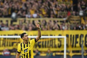 Versus / Borussia Dortmund aplastó al Wolfsburgo y acecha en la Bundesliga