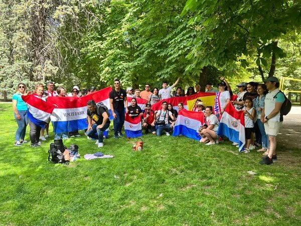 Paraguayos en Madrid piden liberación de los procesados por protestas contra supuesto fraude - Política - ABC Color