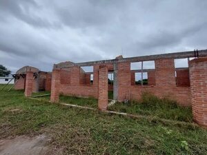 Educación: empresa solo terminó 3 de 15 escuelas, pero el MEC ya le pagó más de G. 3.100 millones - Nacionales - ABC Color