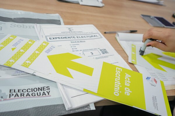 ¿Qué contienen los 8 sobres del proceso electoral? - C9N