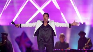 Lionel Richie y otros en concierto para festejar coronación de Carlos