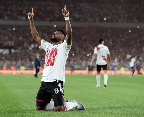 Diario HOY | River vence a Boca en un clásico con escándalo y 6 expulsados