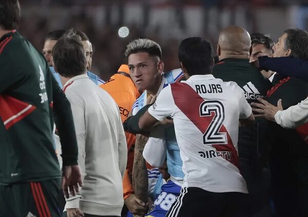 Con Robert Rojas, River venció a Boca en un Superclásico con seis expulsados - Fútbol Internacional - ABC Color