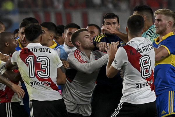 Versus / Tres jugadores imputados por la fiscalía tras los incidentes en el River-Boca