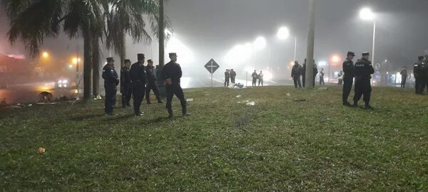 Policía despeja ruta y arresta a nueve a adherentes de Payo Cubas en Caaguazú - Policiales - ABC Color