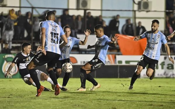 Guaireña se levanta a costa de Olimpia - Fútbol - ABC Color