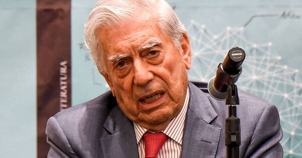 La Nación / El peruano Mario Vargas Llosa deseó éxitos al presidente electo