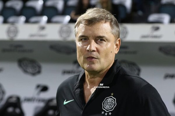 Para su técnico Olimpia tiene la cabeza en la Copa