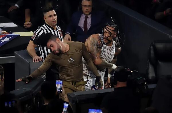 Bad Bunny muestra su espalda con arañazos y hematomas tras pelea en la WWE - Gente - ABC Color