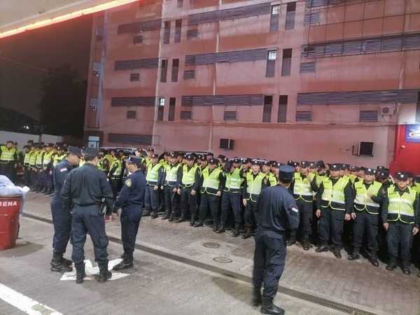 Diario HOY | Manifestantes amenazan con "quemar vivos a policías" y se activa alerta máxima