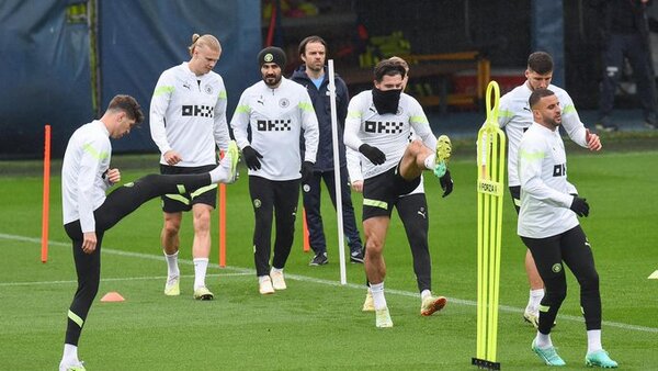 Manchester City se entrena sin Aké antes de viajar a Madrid