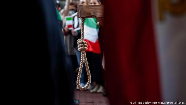 Ejecutan en Irán a dos presos por blasfemia contra el islam