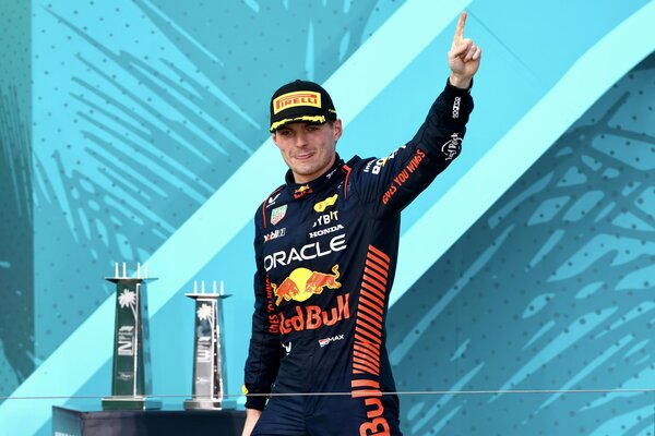 Max Verstappen sigue líder en la Fórmula 1 tras ganar el Gran Premio de Miami | 1000 Noticias