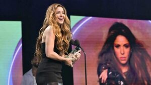 Shakira: "Mujer del Año" - C9N